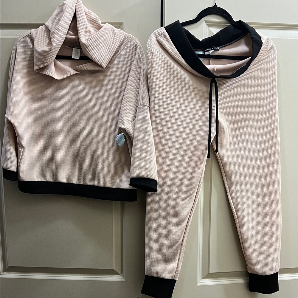 Wild Punch Cream and Black Set Size 1X